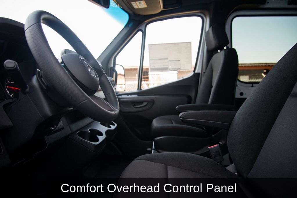 Thumbnail: 2025 Mercedes-Benz Sprinter - 16