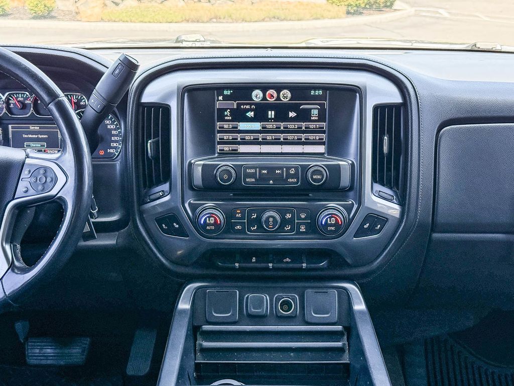 Thumbnail: 2015 Chevrolet Silverado 1500 - 13