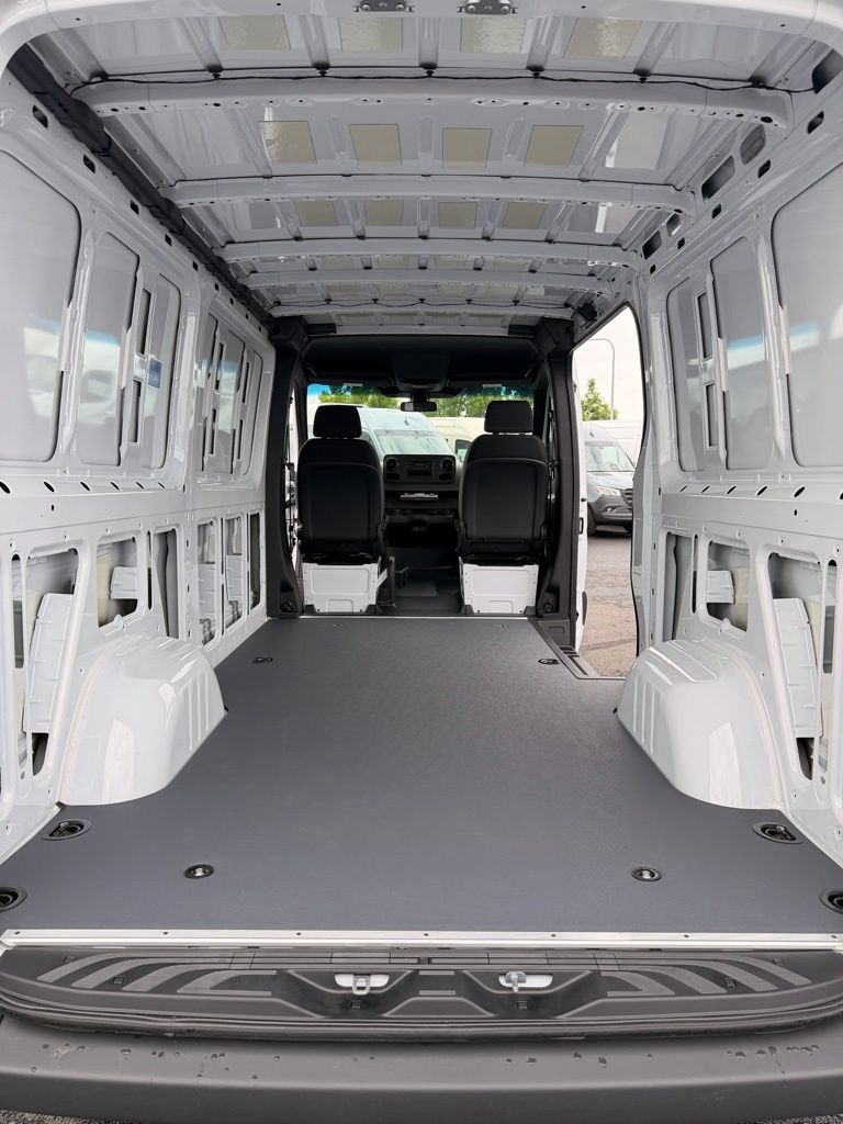 Thumbnail: 2026 Mercedes-Benz Sprinter - 27