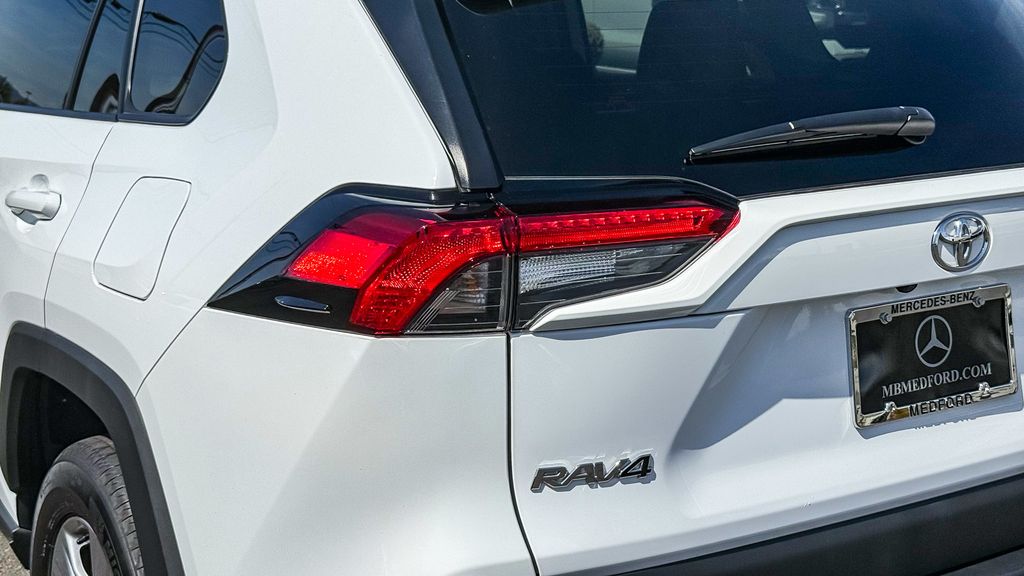 Thumbnail: 2025 Toyota RAV4 - 10