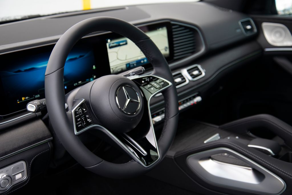 Thumbnail: 2026 Mercedes-Benz GLE - 15