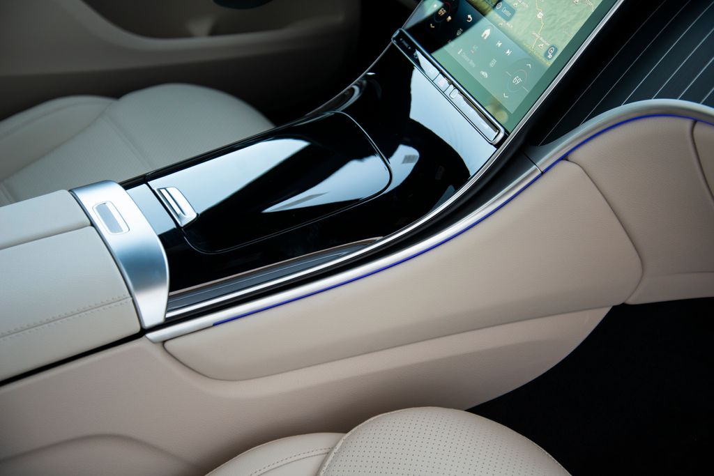 Thumbnail: 2026 Mercedes-Benz GLC - 21