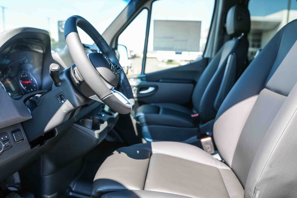 Thumbnail: 2026 Mercedes-Benz Sprinter - 19