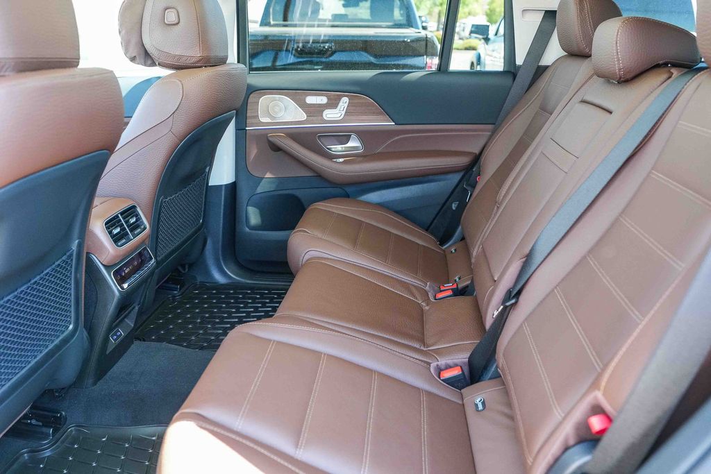 Thumbnail: 2026 Mercedes-Benz GLS - 22