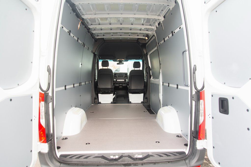 Thumbnail: 2025 Mercedes-Benz Sprinter - 37