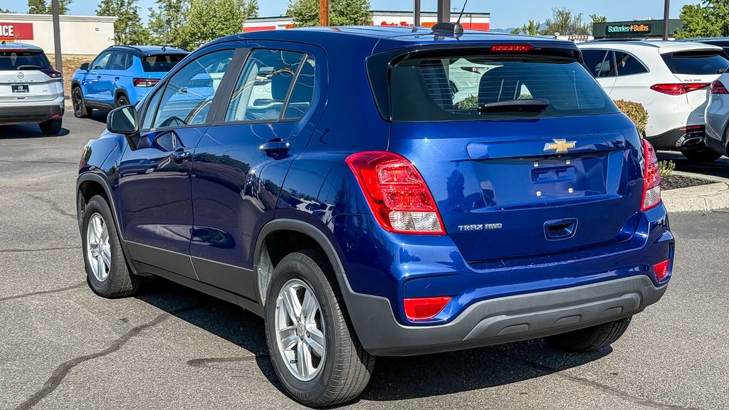 Thumbnail: 2017 Chevrolet Trax - 8