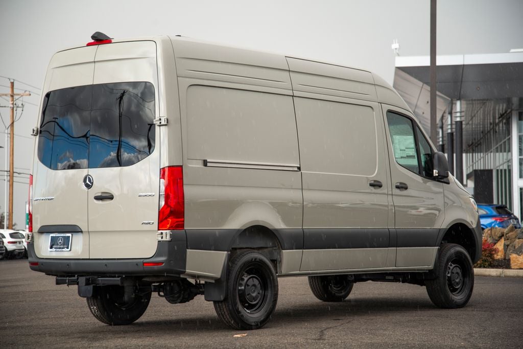 Thumbnail: 2026 Mercedes-Benz Sprinter - 9