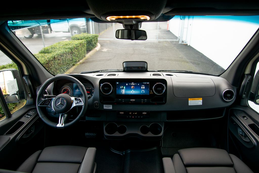 Thumbnail: 2026 Mercedes-Benz Sprinter - 17