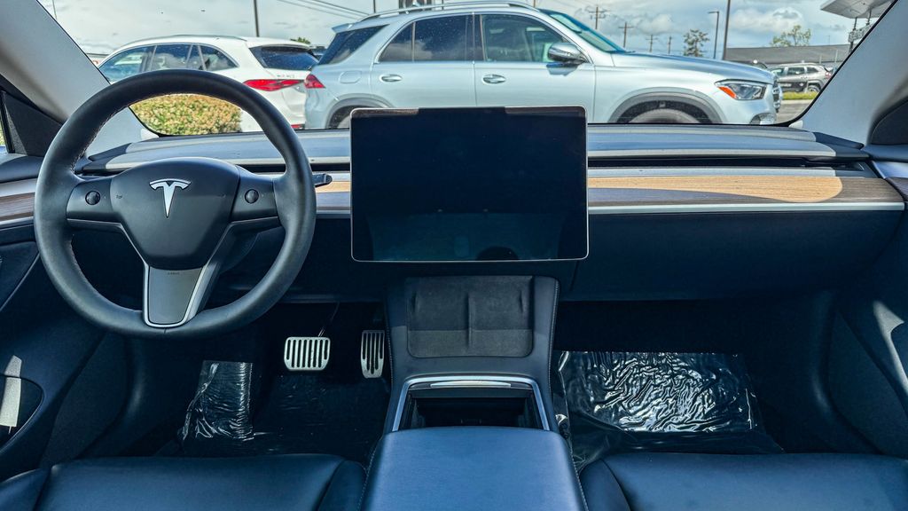 Thumbnail: 2023 Tesla Model 3 - 12