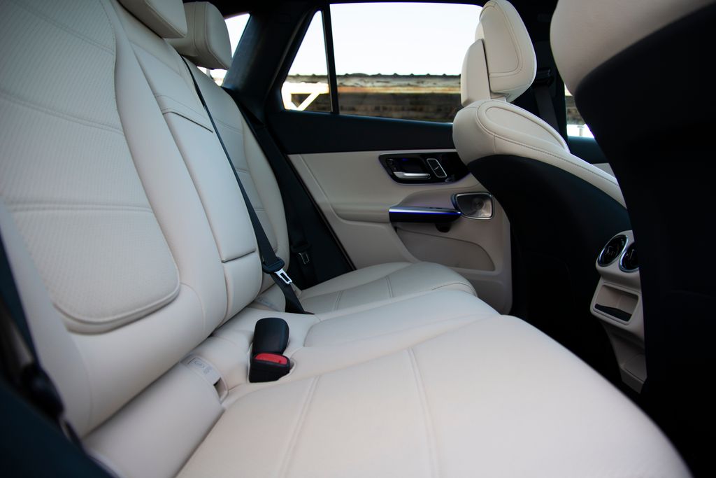 Thumbnail: 2026 Mercedes-Benz GLC - 14