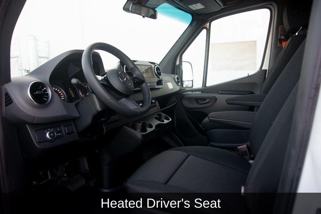 Thumbnail: 2025 Mercedes-Benz Sprinter - 35