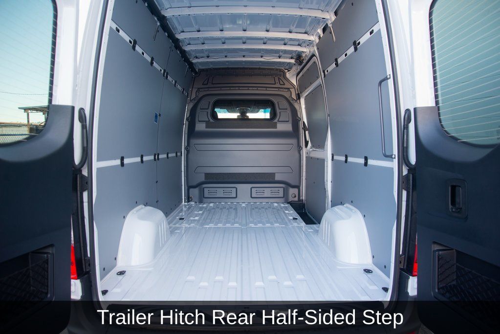 Thumbnail: 2025 Mercedes-Benz Sprinter - 40