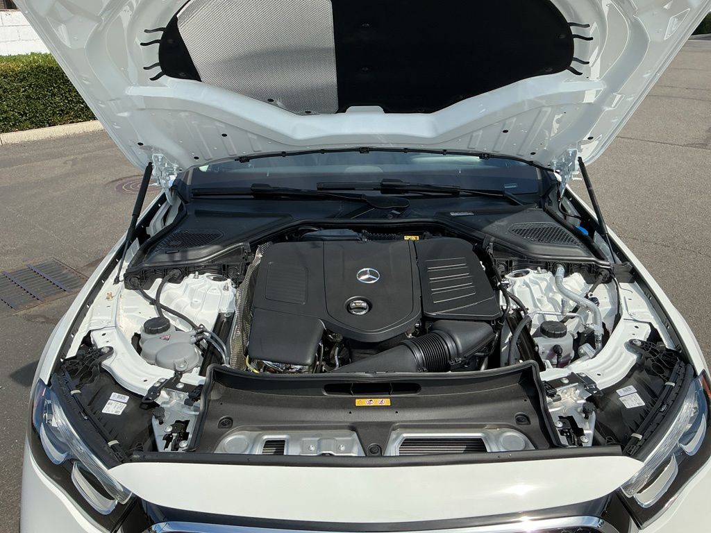 2027 Mercedes-Benz E-Class E350 - Photo 32
