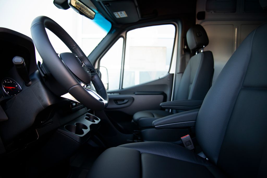 Thumbnail: 2026 Mercedes-Benz Sprinter - 13