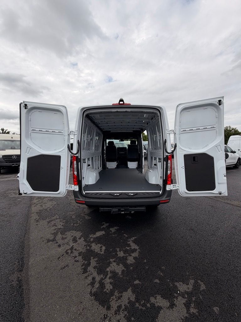 Thumbnail: 2026 Mercedes-Benz Sprinter - 26