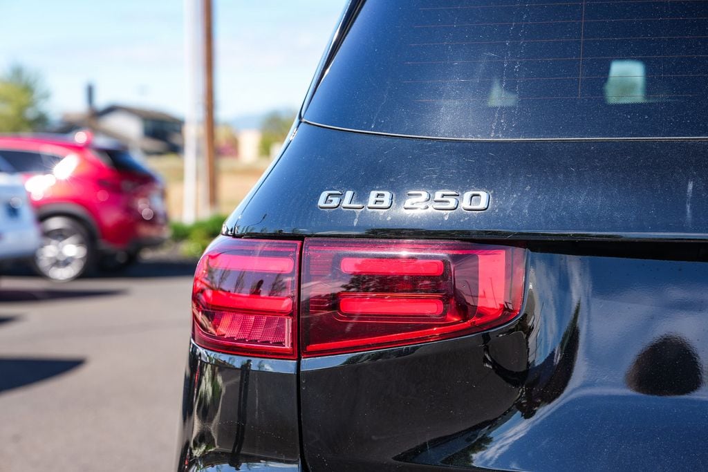 Thumbnail: 2025 Mercedes-Benz GLB - 13