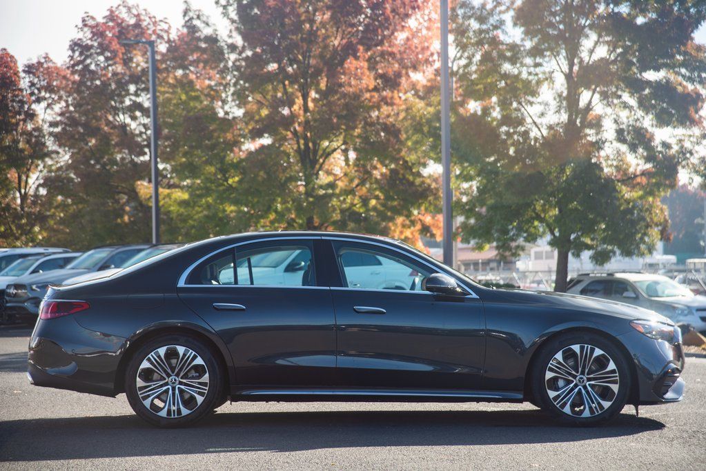 Thumbnail: 2025 Mercedes-Benz E-Class - 9