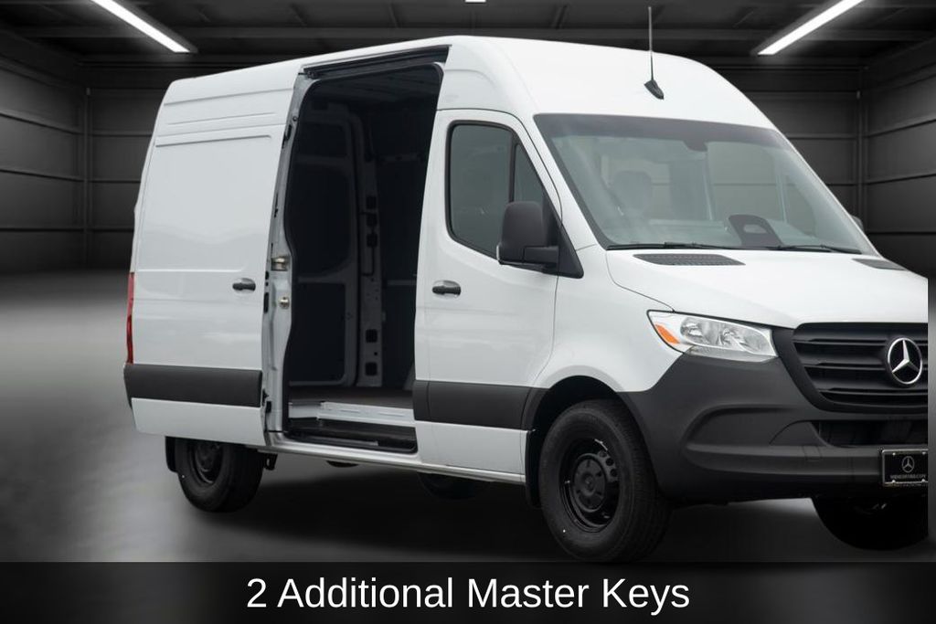 Thumbnail: 2025 Mercedes-Benz Sprinter - 9