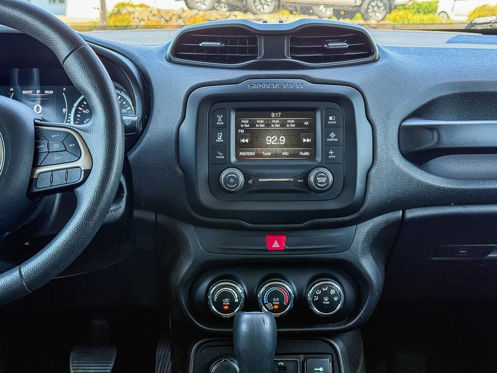 Thumbnail: 2017 Jeep Renegade - 12
