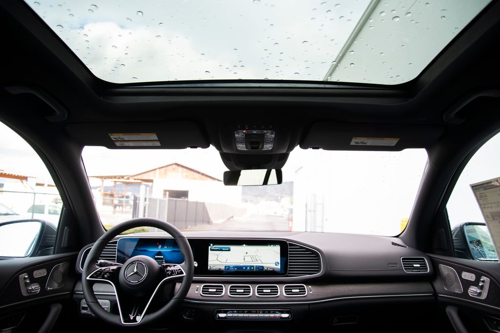 Thumbnail: 2026 Mercedes-Benz GLE - 16