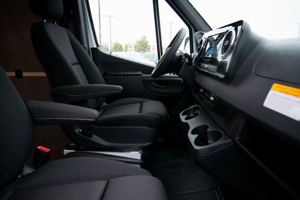 Thumbnail: 2026 Mercedes-Benz Sprinter - 13