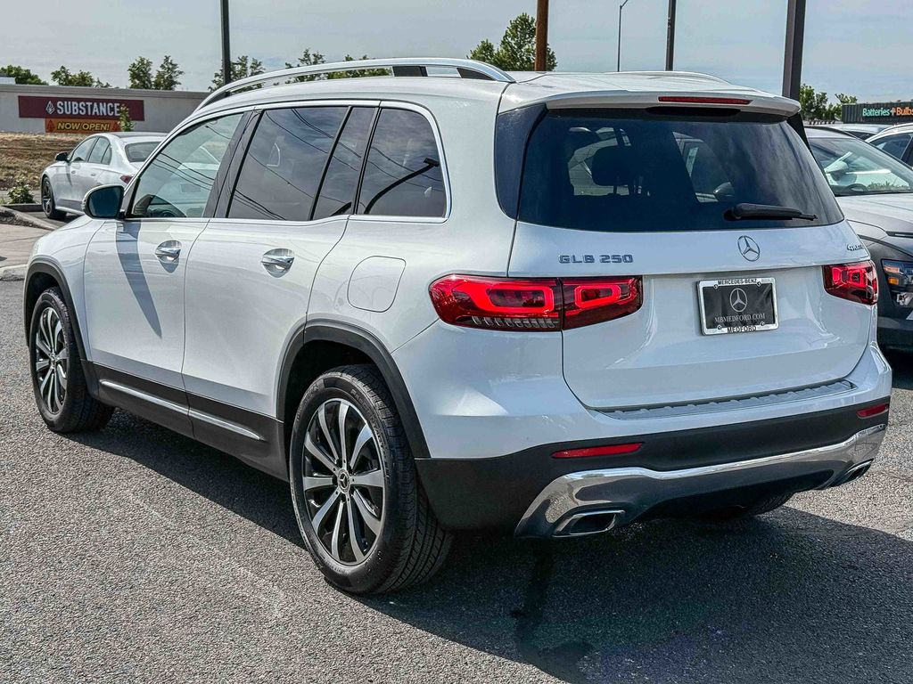Thumbnail: 2022 Mercedes-Benz GLB - 8