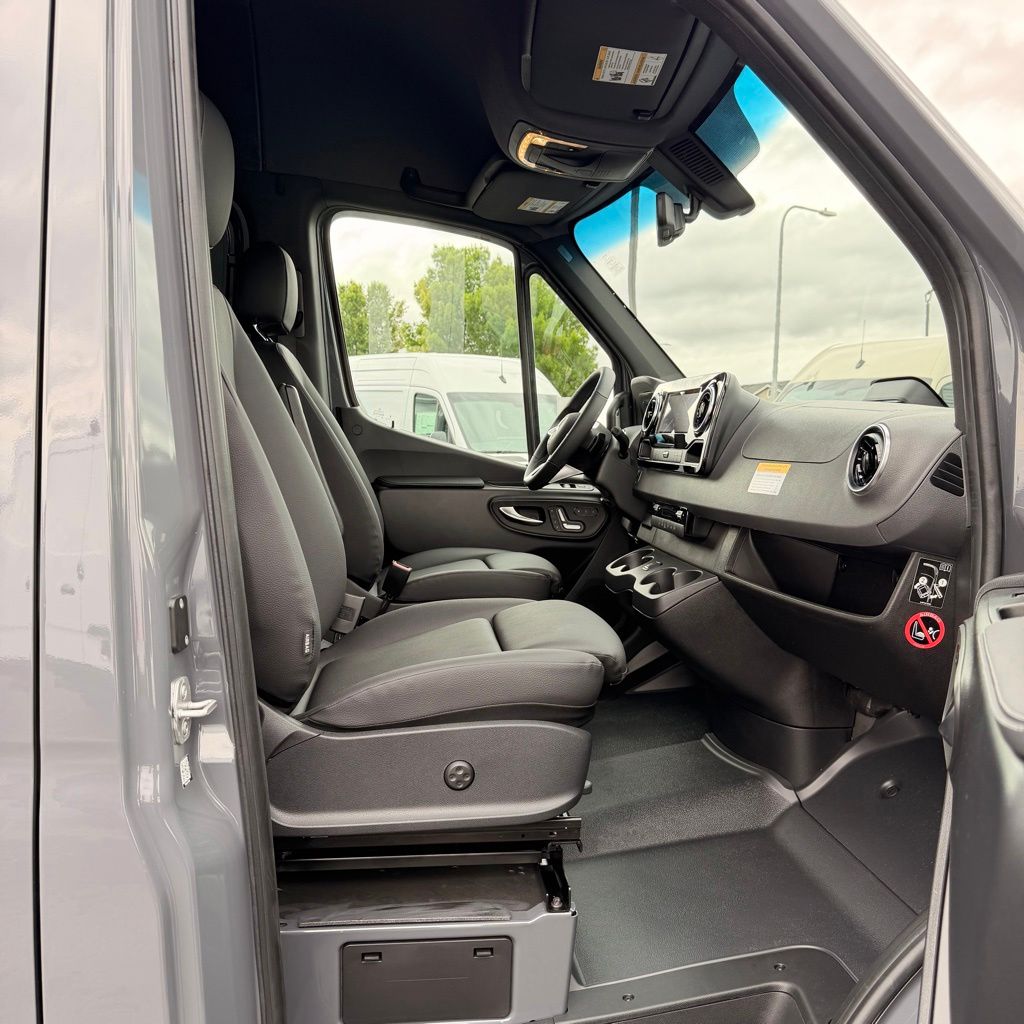 Thumbnail: 2026 Mercedes-Benz Sprinter - 23