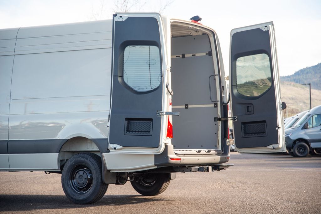 Thumbnail: 2026 Mercedes-Benz Sprinter - 10