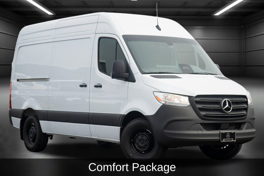 Thumbnail: 2025 Mercedes-Benz Sprinter - 3