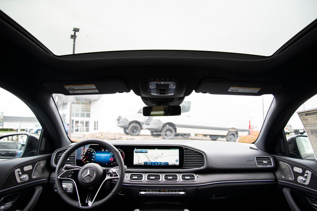 Thumbnail: 2026 Mercedes-Benz GLE - 16