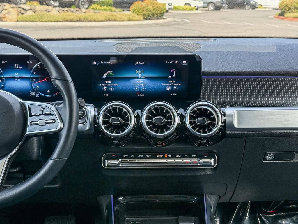 Thumbnail: 2022 Mercedes-Benz GLB - 14