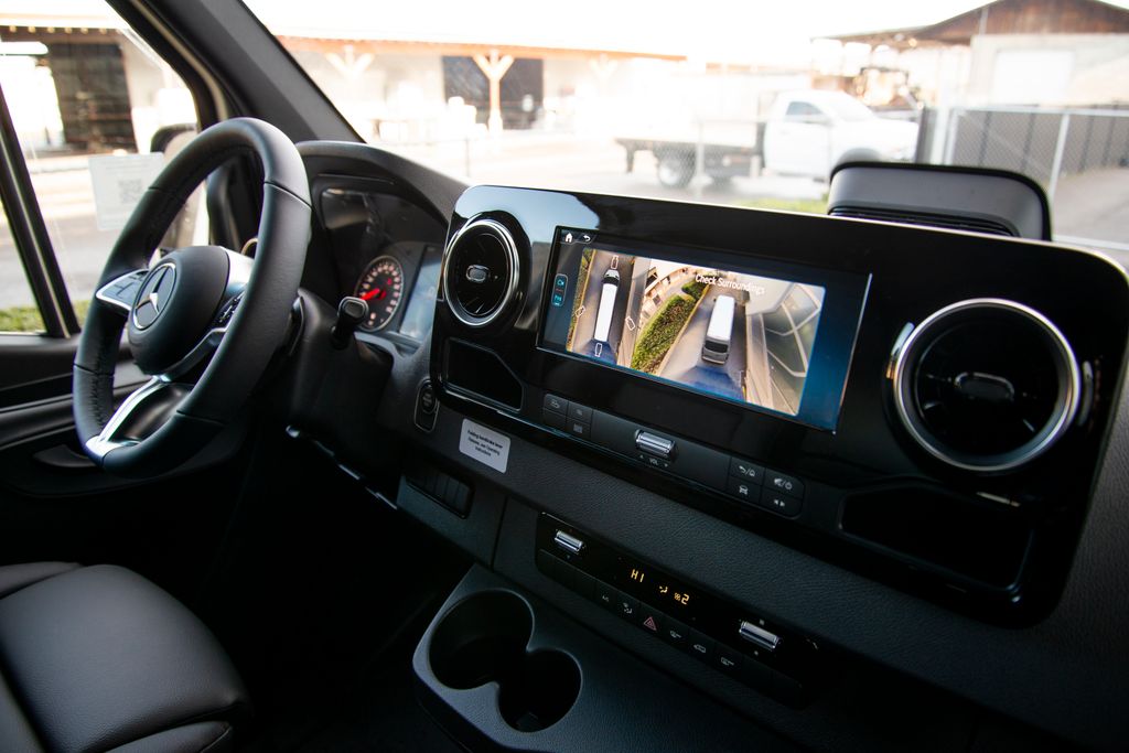 Thumbnail: 2026 Mercedes-Benz Sprinter - 16