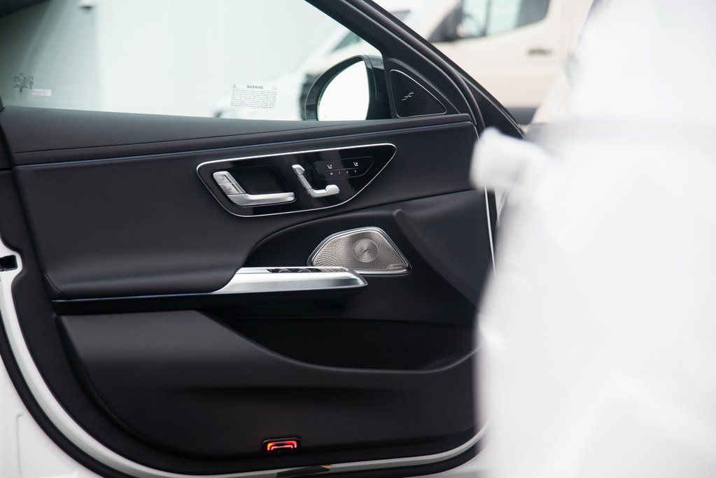 Thumbnail: 2025 Mercedes-Benz E-Class - 21