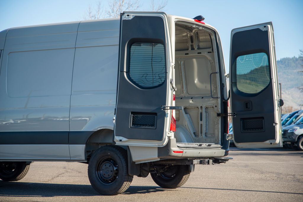 Thumbnail: 2026 Mercedes-Benz Sprinter - 9