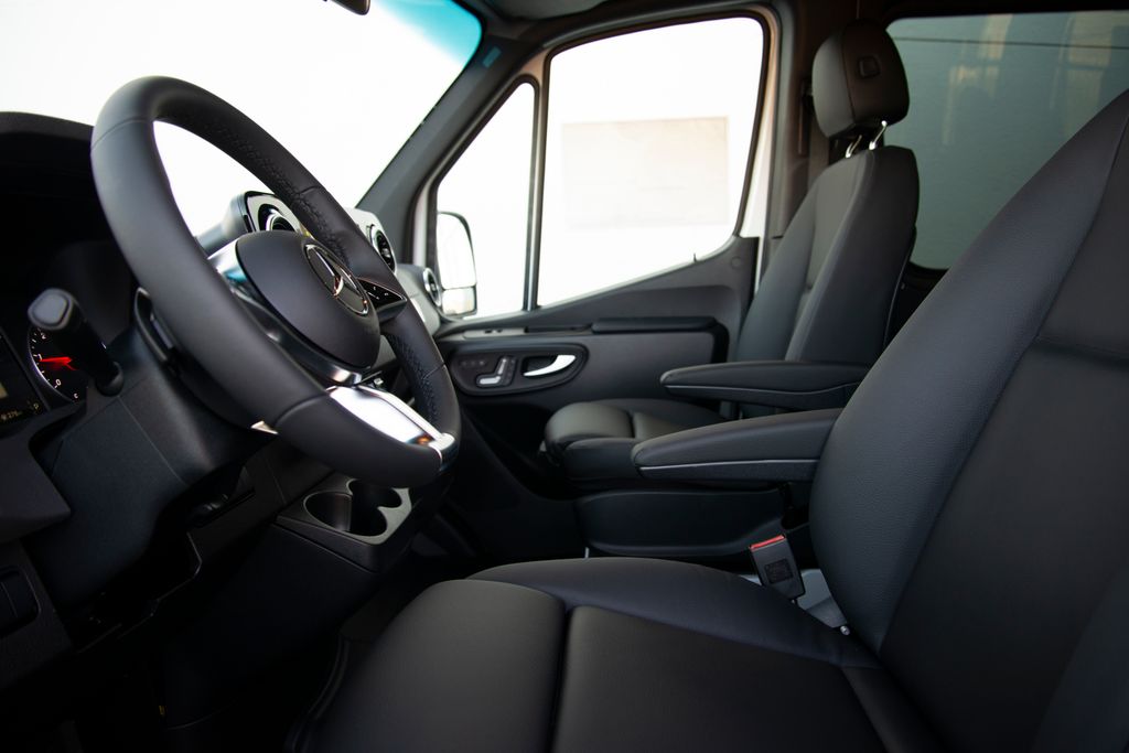 Thumbnail: 2026 Mercedes-Benz Sprinter - 13