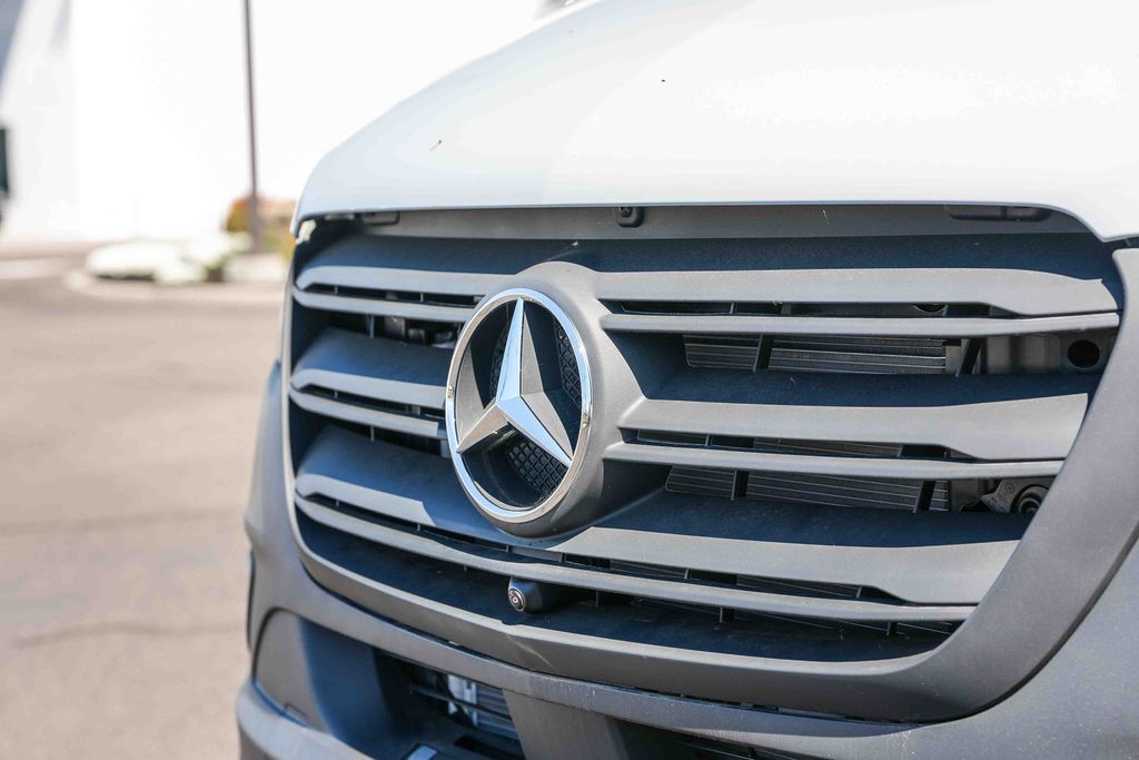 Thumbnail: 2026 Mercedes-Benz Sprinter - 3