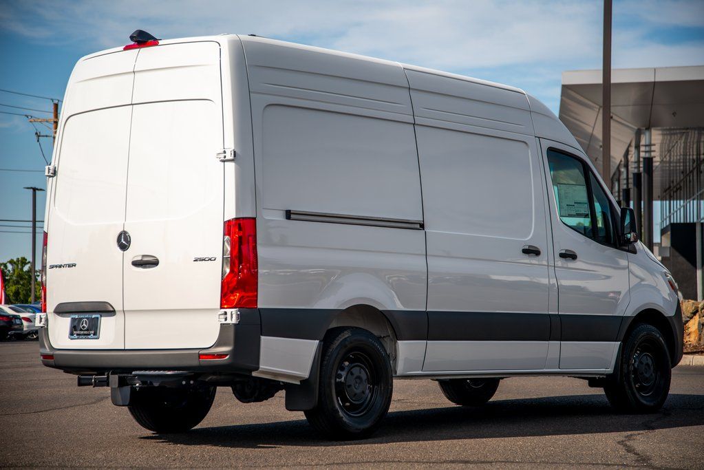 Thumbnail: 2026 Mercedes-Benz Sprinter - 9