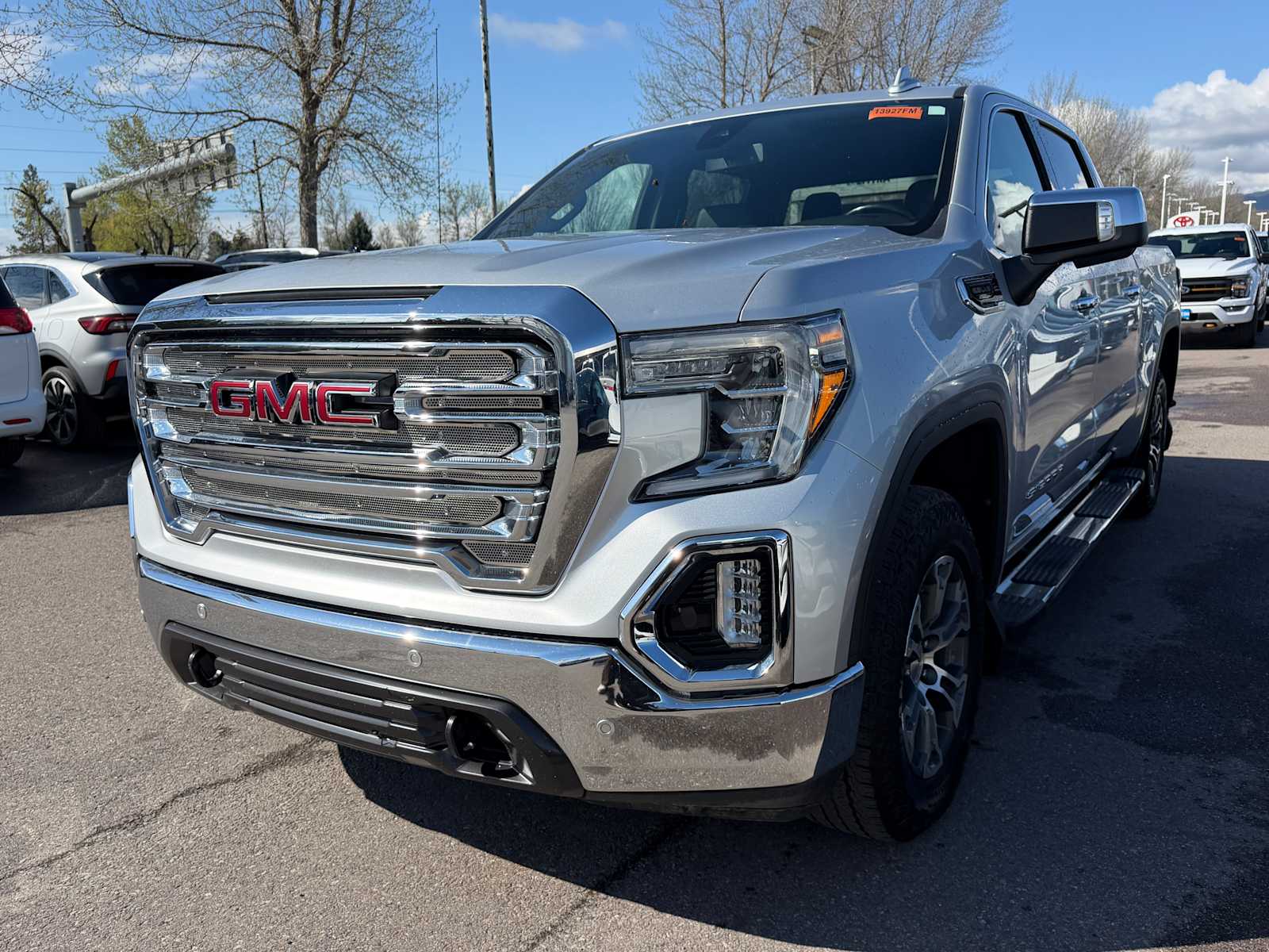 2019 GMC Sierra SLT 4x4 Crew Cab Short Box's photo