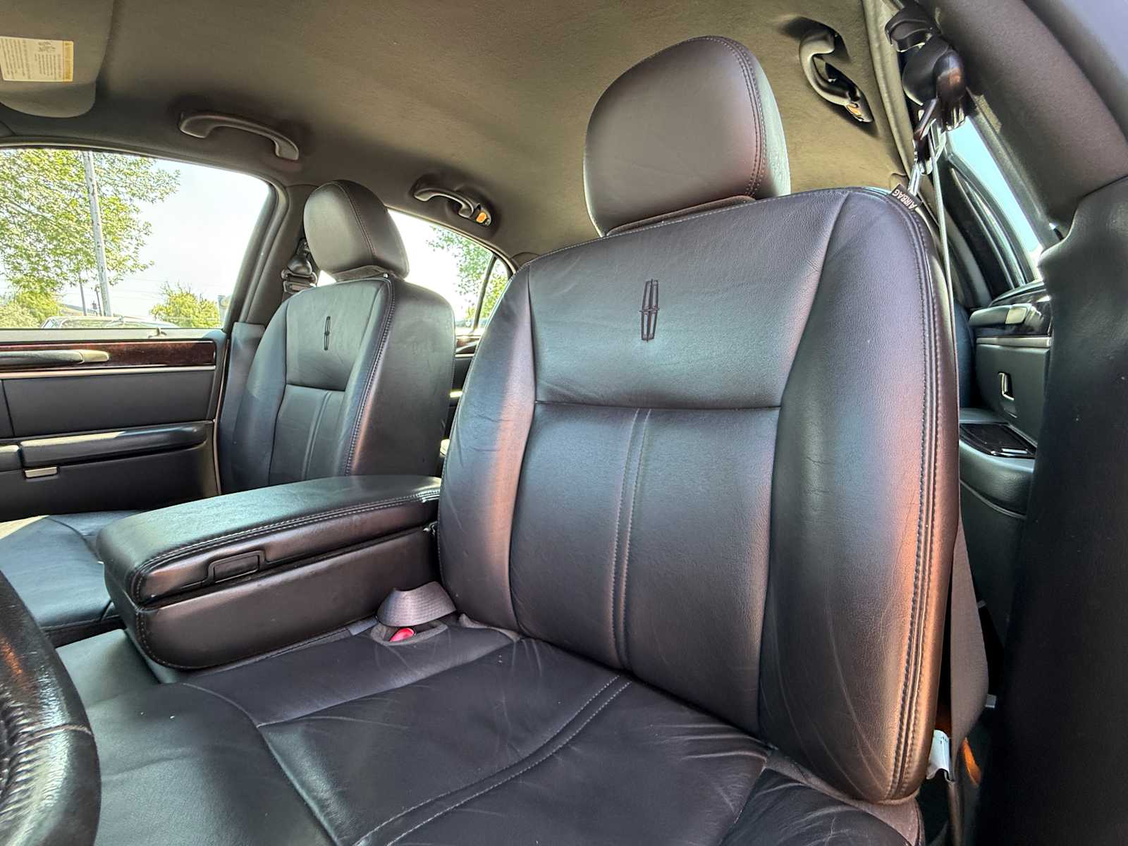 Thumbnail: 2009 Lincoln Town Car - 14