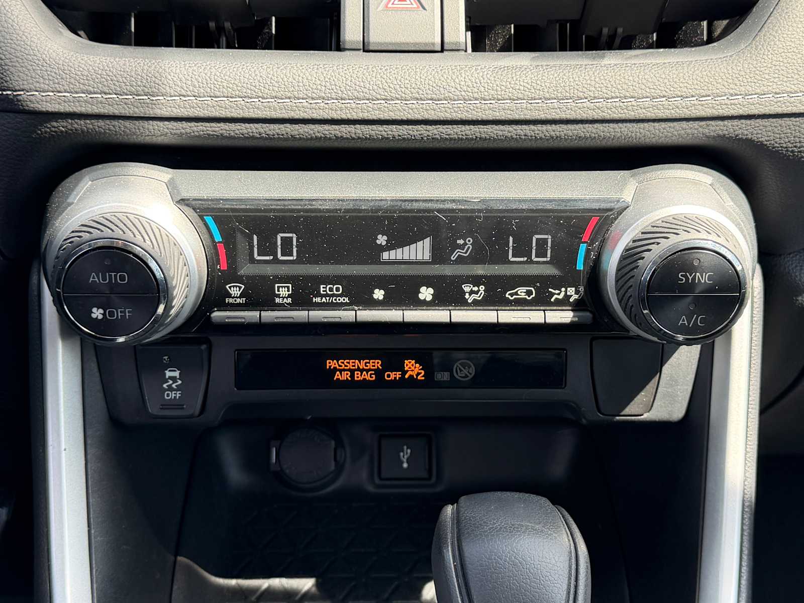 Thumbnail: 2021 Toyota RAV4 - 16