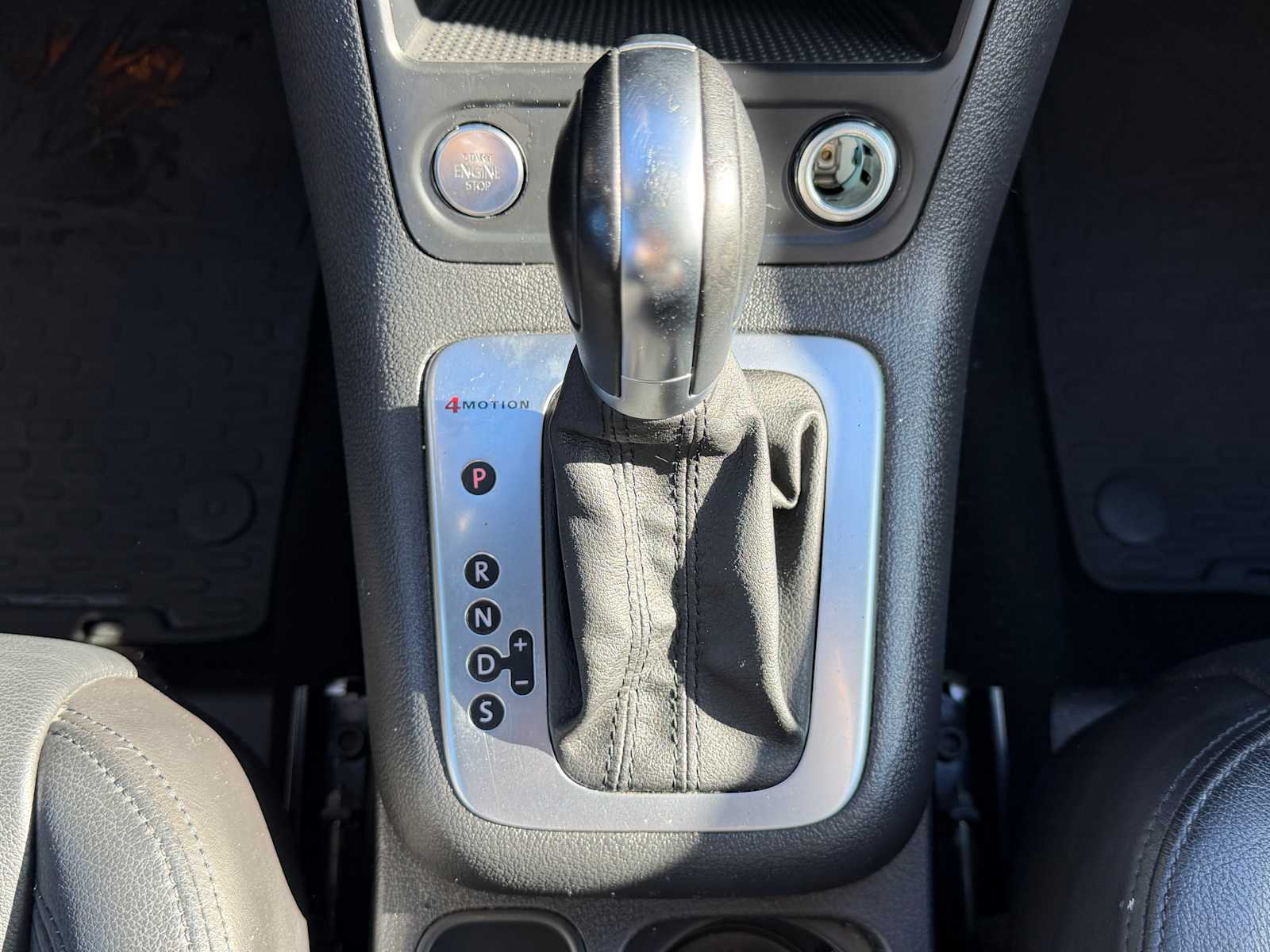 Thumbnail: 2014 Volkswagen Tiguan - 19