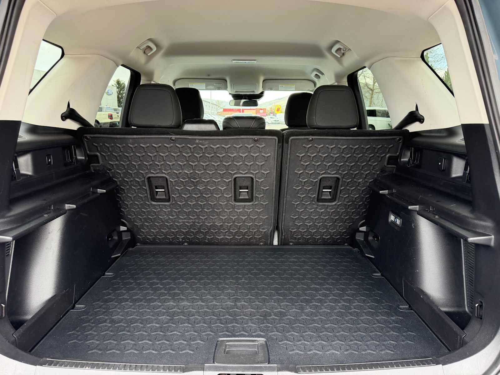 Thumbnail: 2023 Ford Bronco Sport - 10