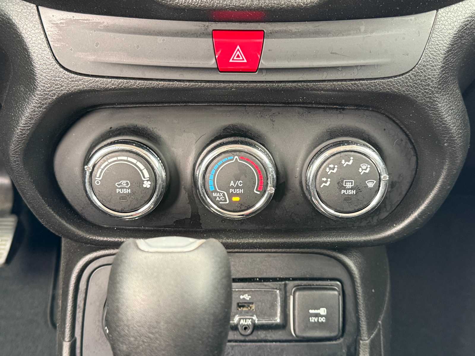 Thumbnail: 2017 Jeep Renegade - 16