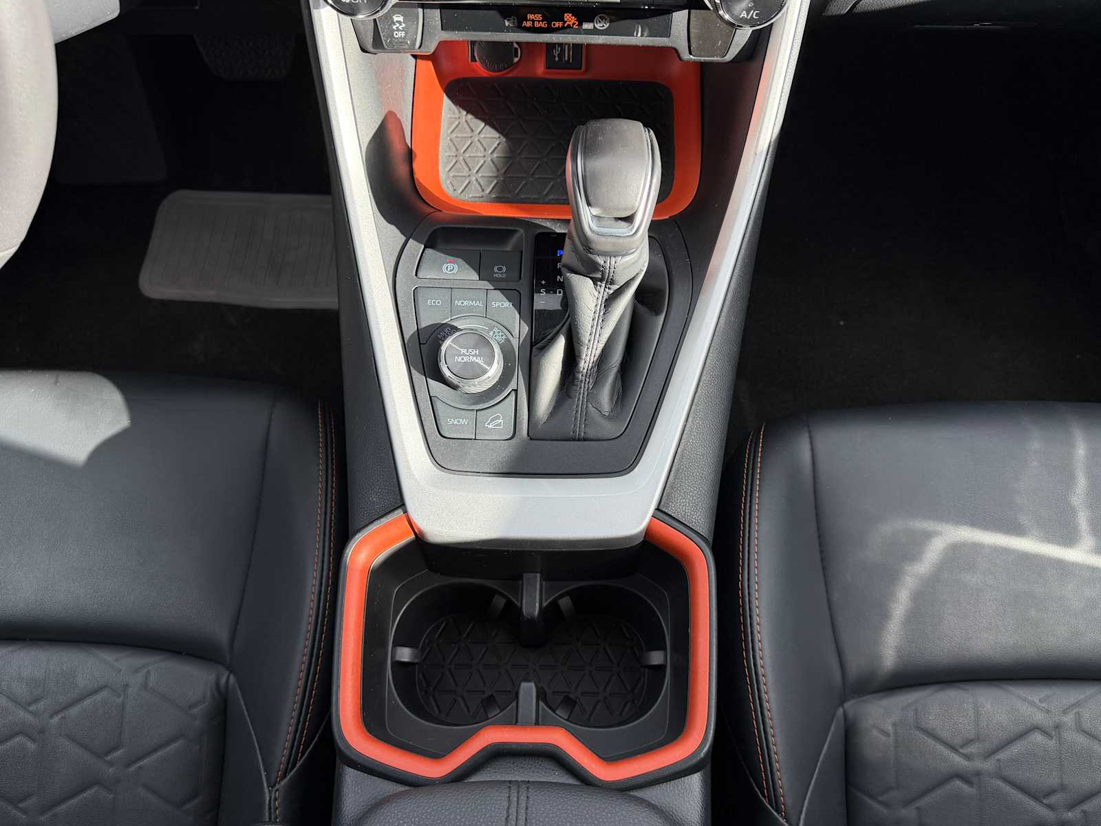 Thumbnail: 2024 Toyota RAV4 - 18