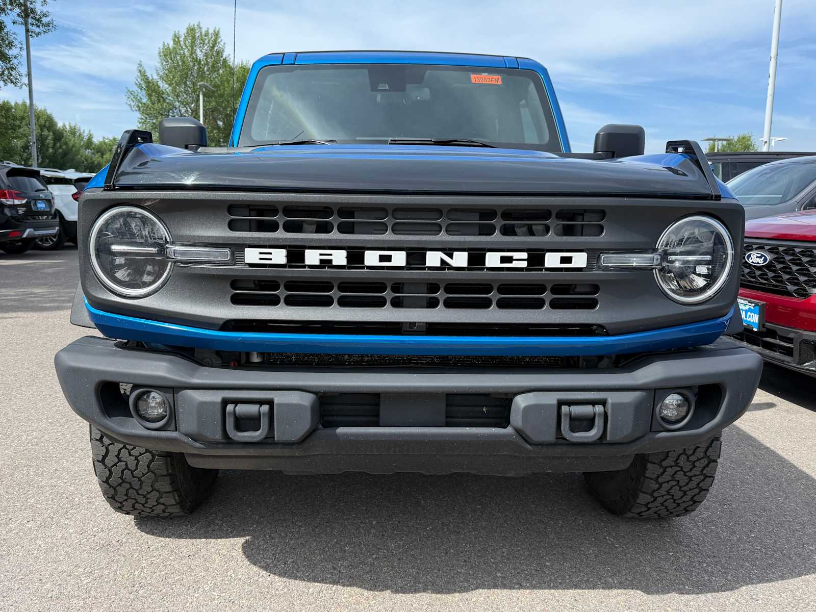 2022 Ford Bronco Black Diamond photo 2