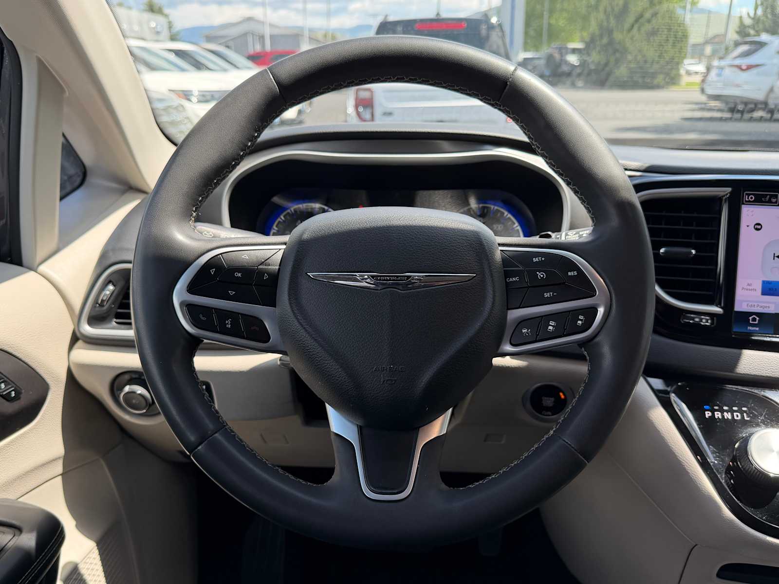 Thumbnail: 2023 Chrysler Pacifica - 13