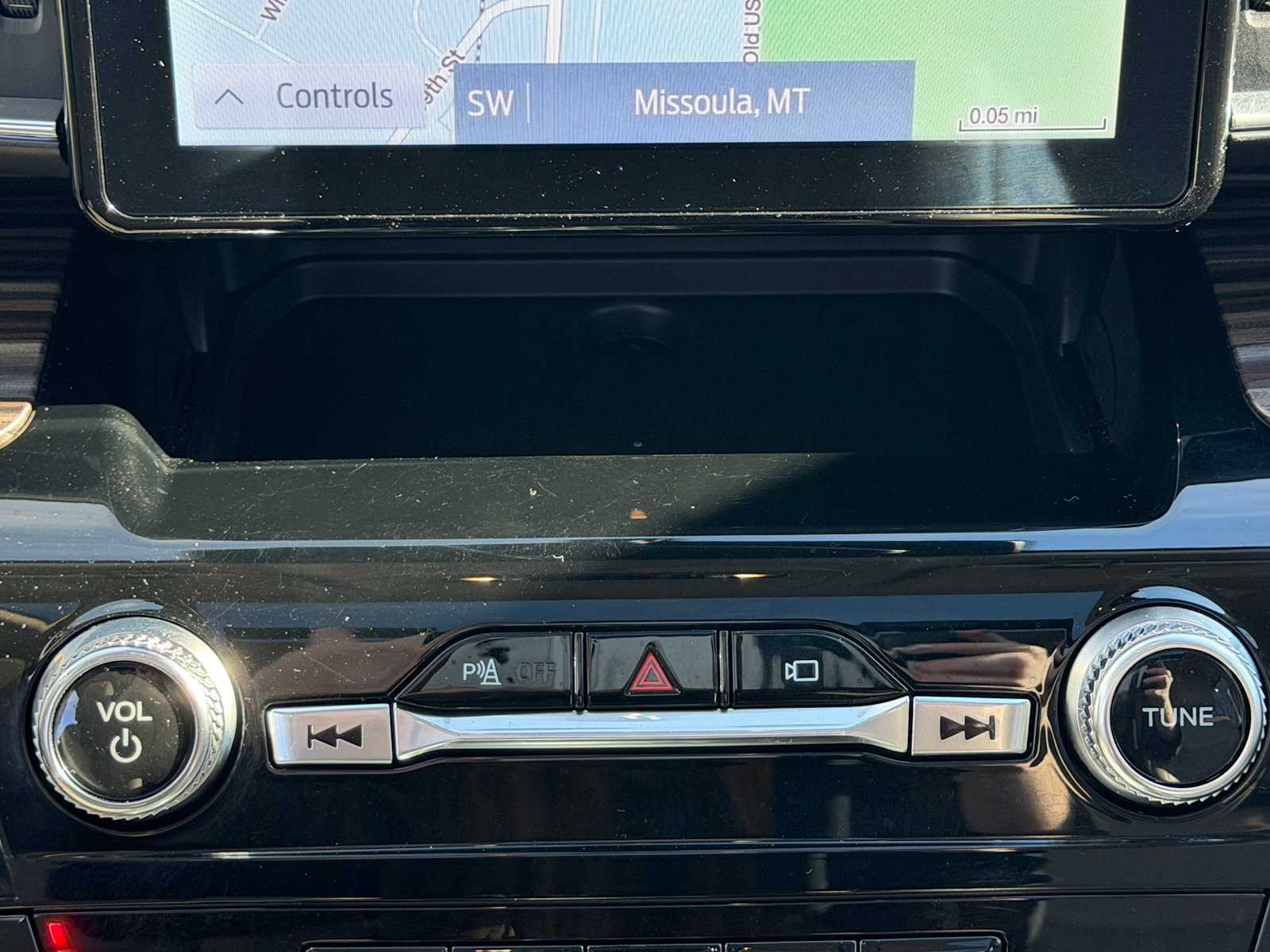 Thumbnail: 2022 Ford Explorer - 17