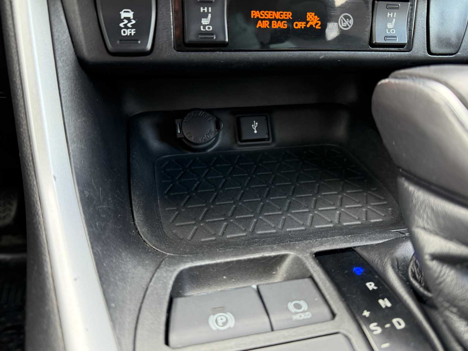 Thumbnail: 2021 Toyota RAV4 - 17