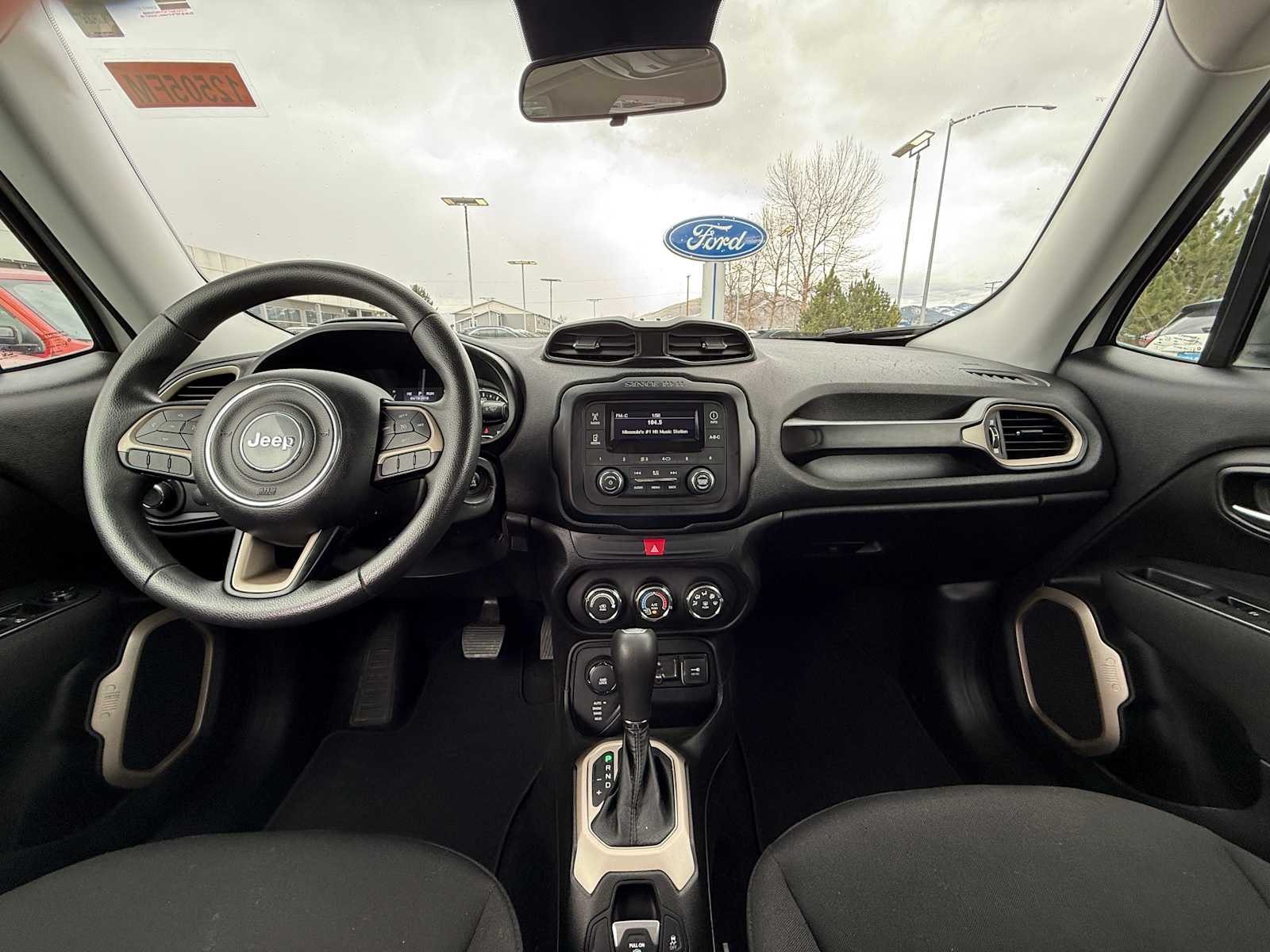 Thumbnail: 2017 Jeep Renegade - 25