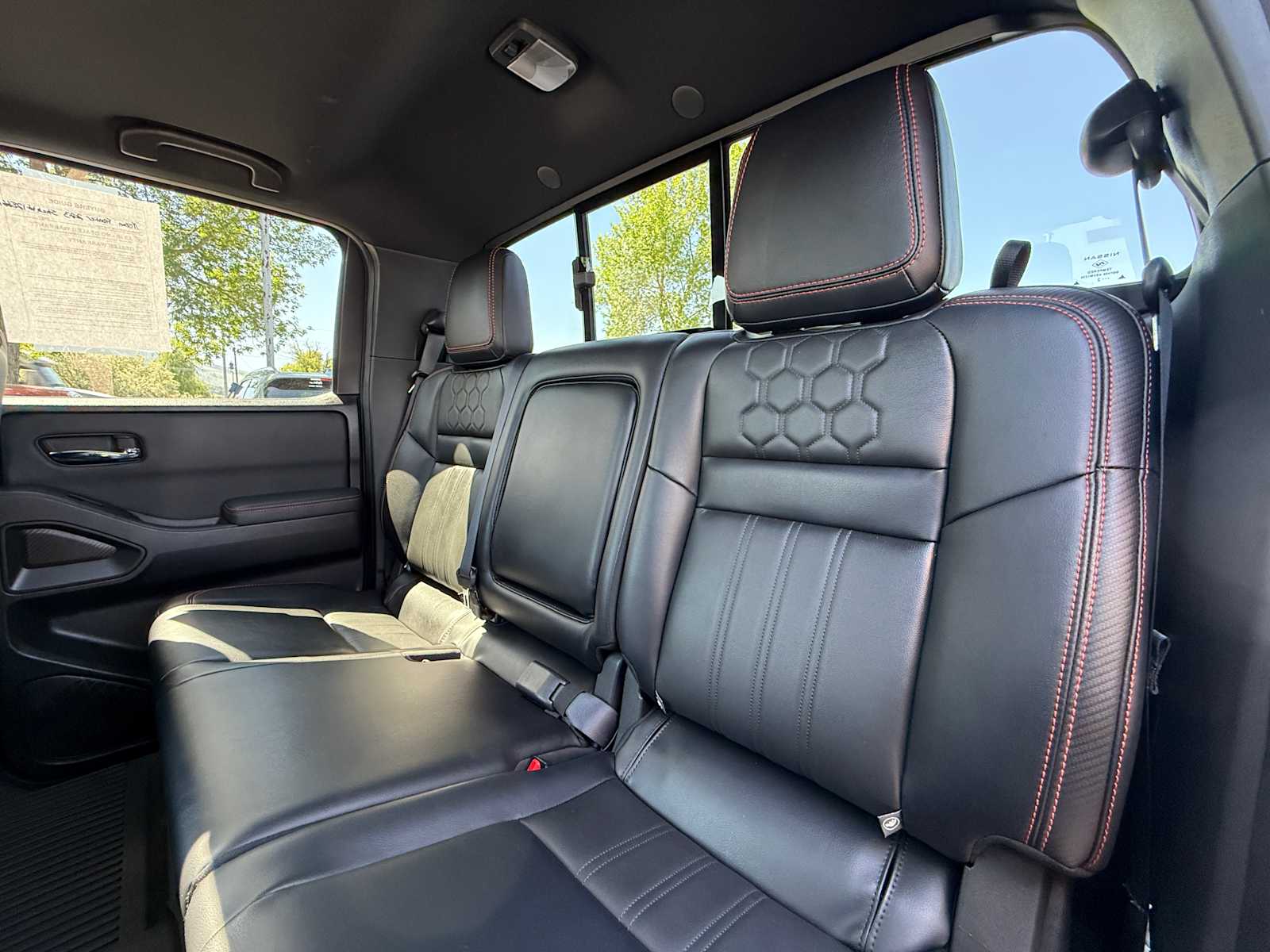 2023 Nissan Frontier PRO-4X 24